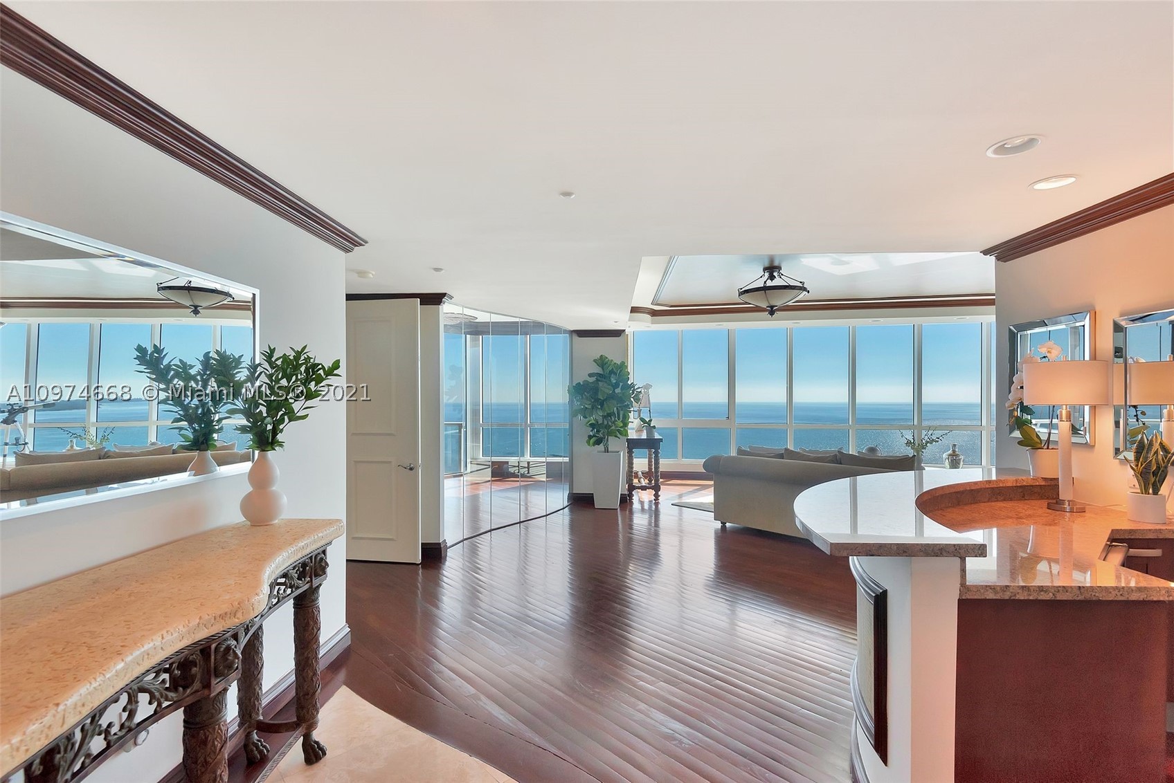 CONTINUUM SOUTH TOWER - Residential