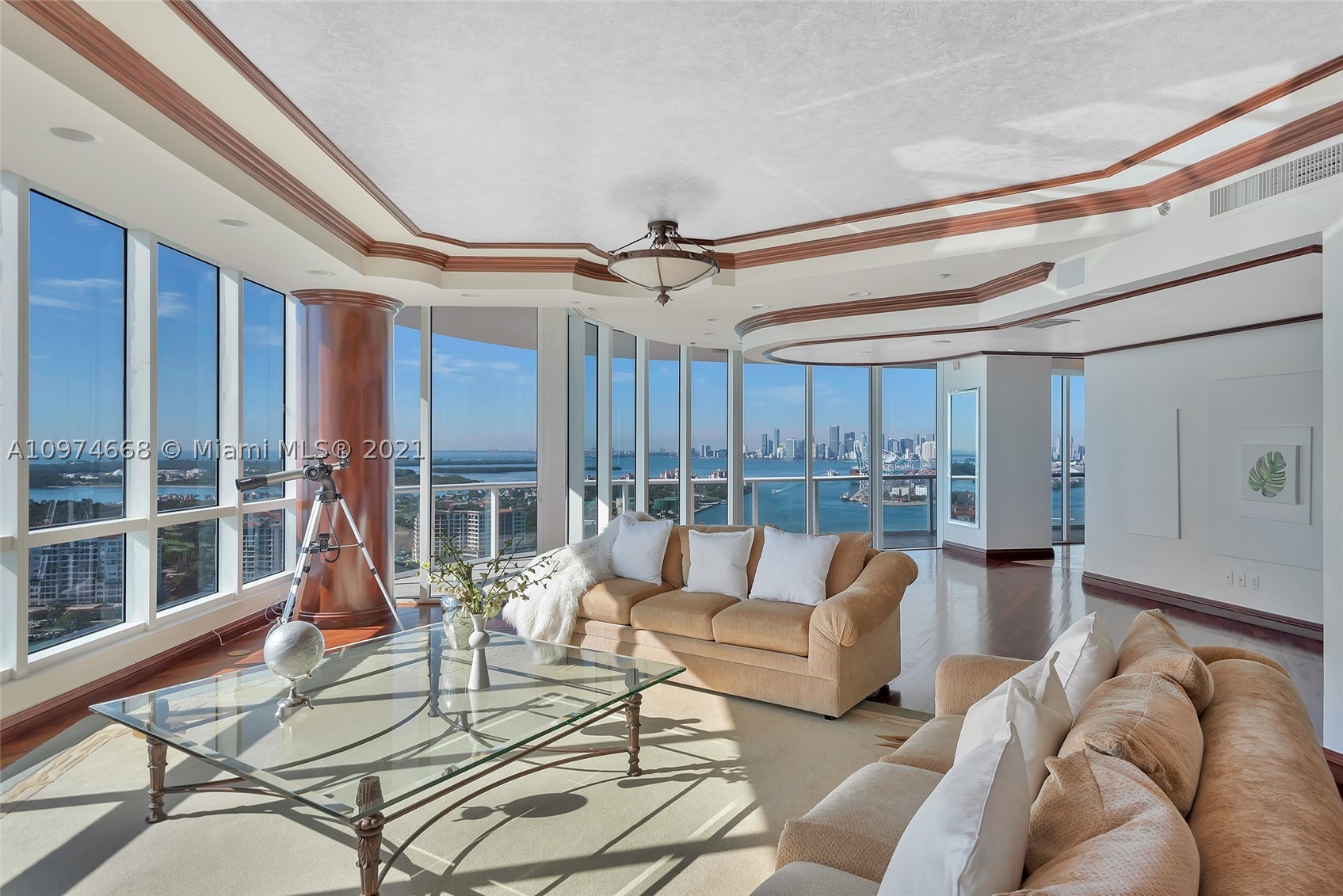 CONTINUUM SOUTH TOWER - Residential