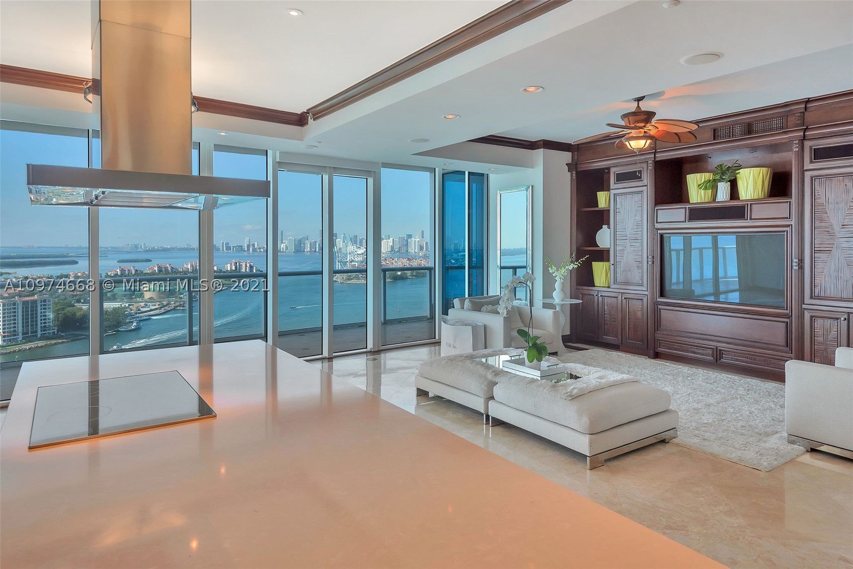 CONTINUUM SOUTH TOWER - Residential