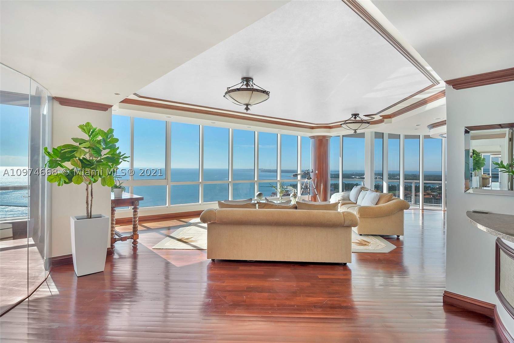 CONTINUUM SOUTH TOWER - Residential