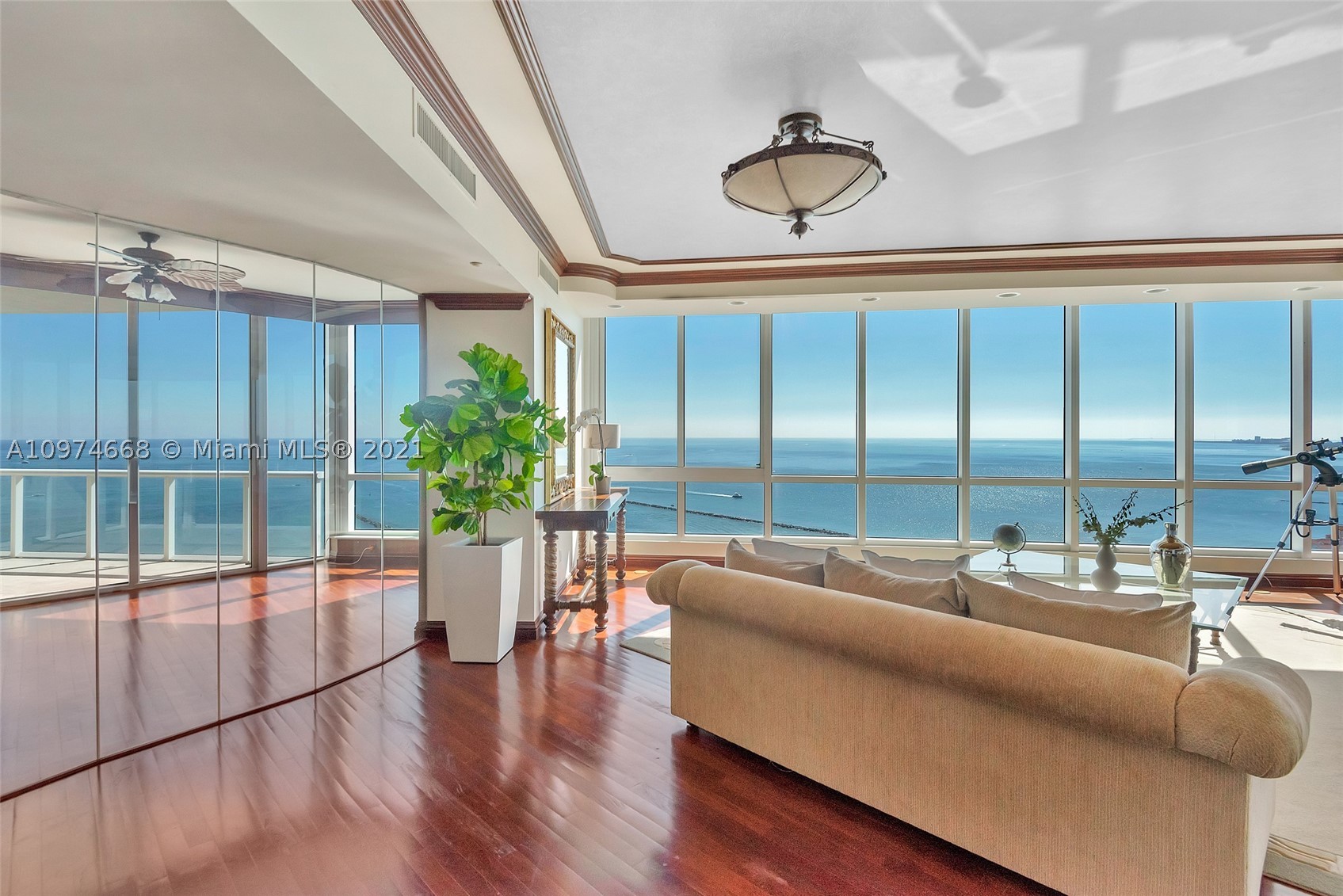 CONTINUUM SOUTH TOWER - Residential