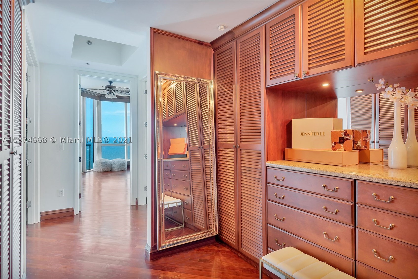 CONTINUUM SOUTH TOWER - Residential