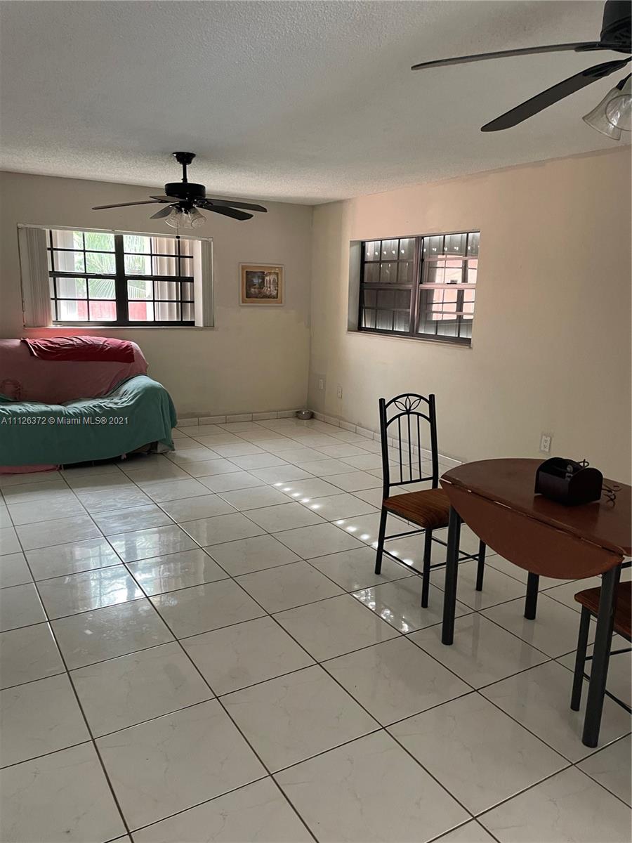 MEADOW WOOD MANOR SEC 1 - Residential