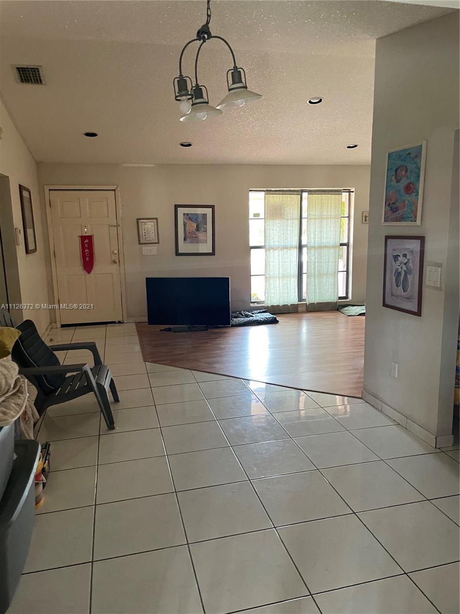 MEADOW WOOD MANOR SEC 1 - Residential