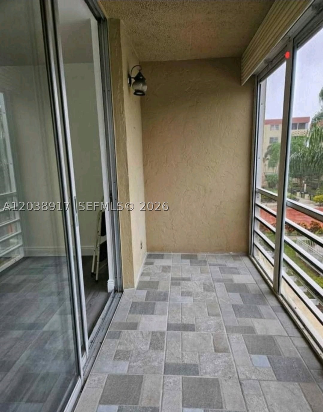 POLYNESIAN GARDENS CONDOM - Residential Lease