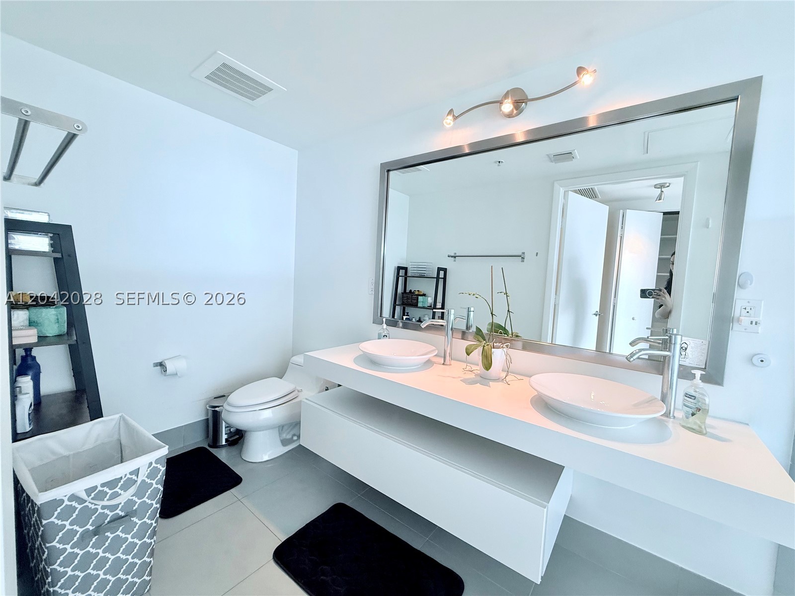 MINT CONDO - Residential Lease