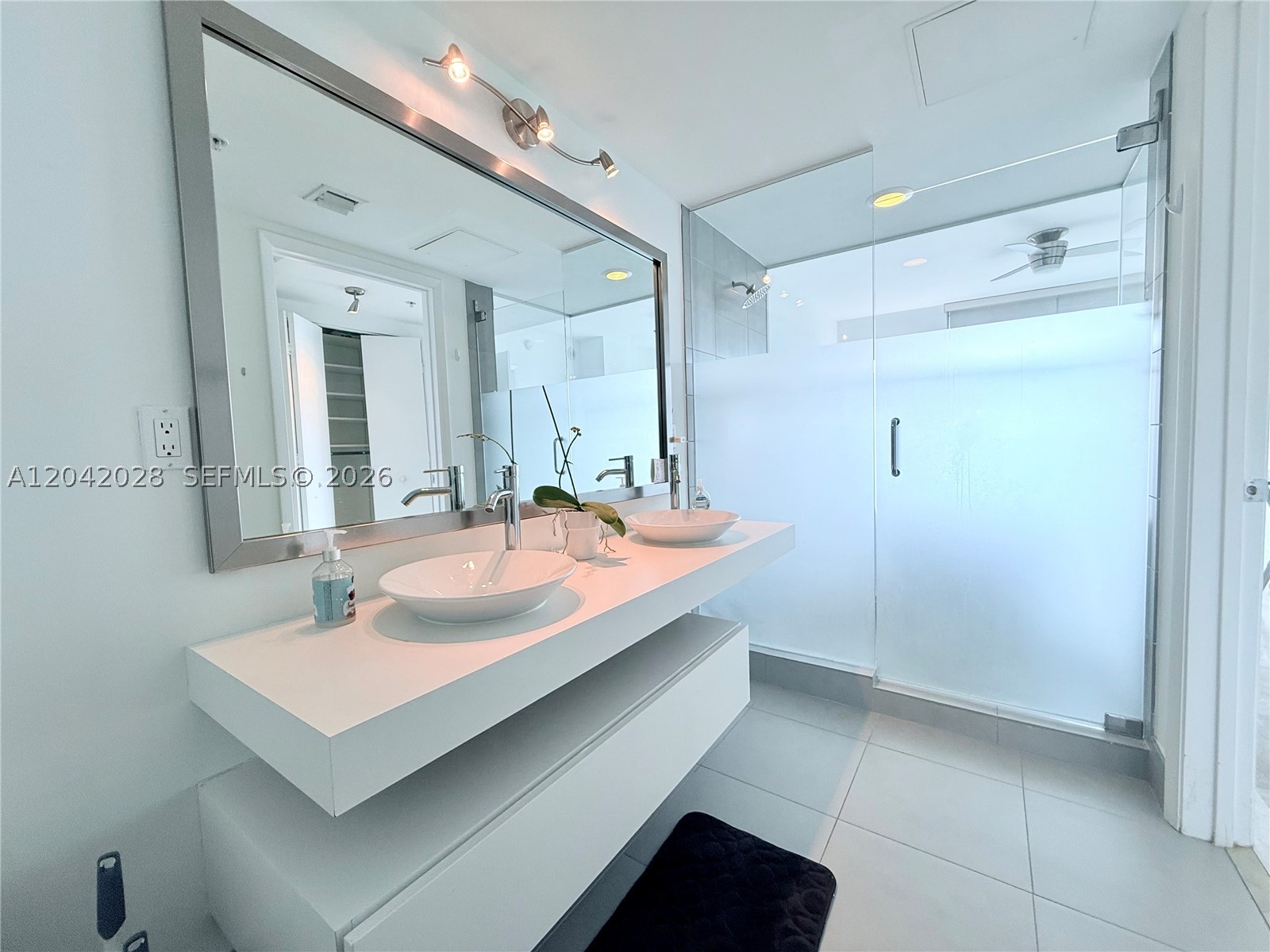 MINT CONDO - Residential Lease