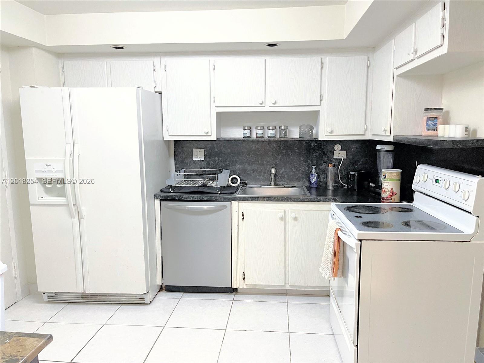 WINSTON TOWERS 100 CONDO - Residential Lease