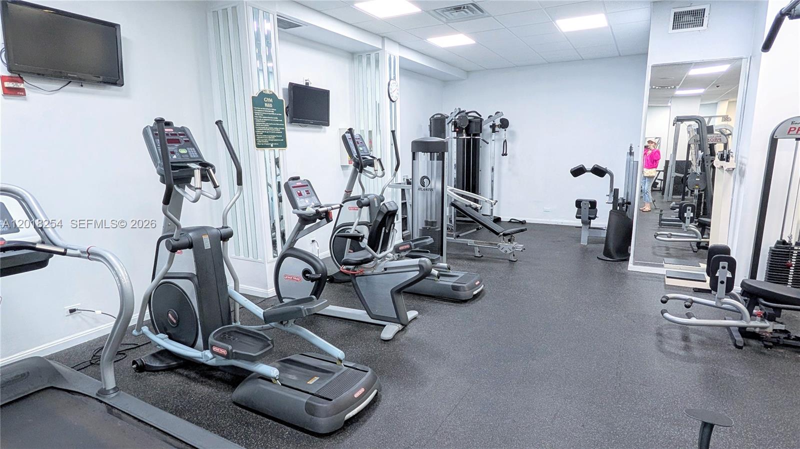 WINSTON TOWERS 100 CONDO - Residential Lease