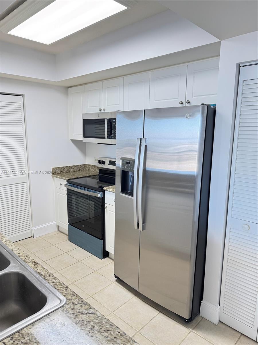 TURNBERRY ON THE GREEN CO - Residential