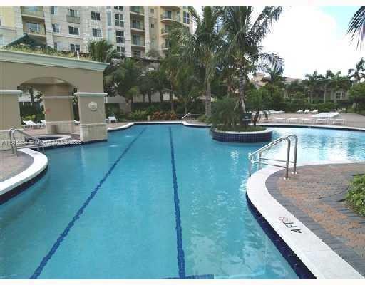 TURNBERRY ON THE GREEN CO - Residential