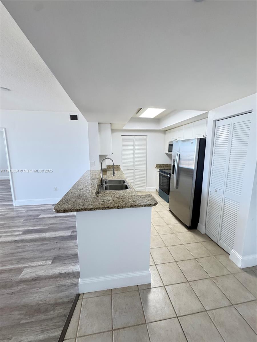 TURNBERRY ON THE GREEN CO - Residential