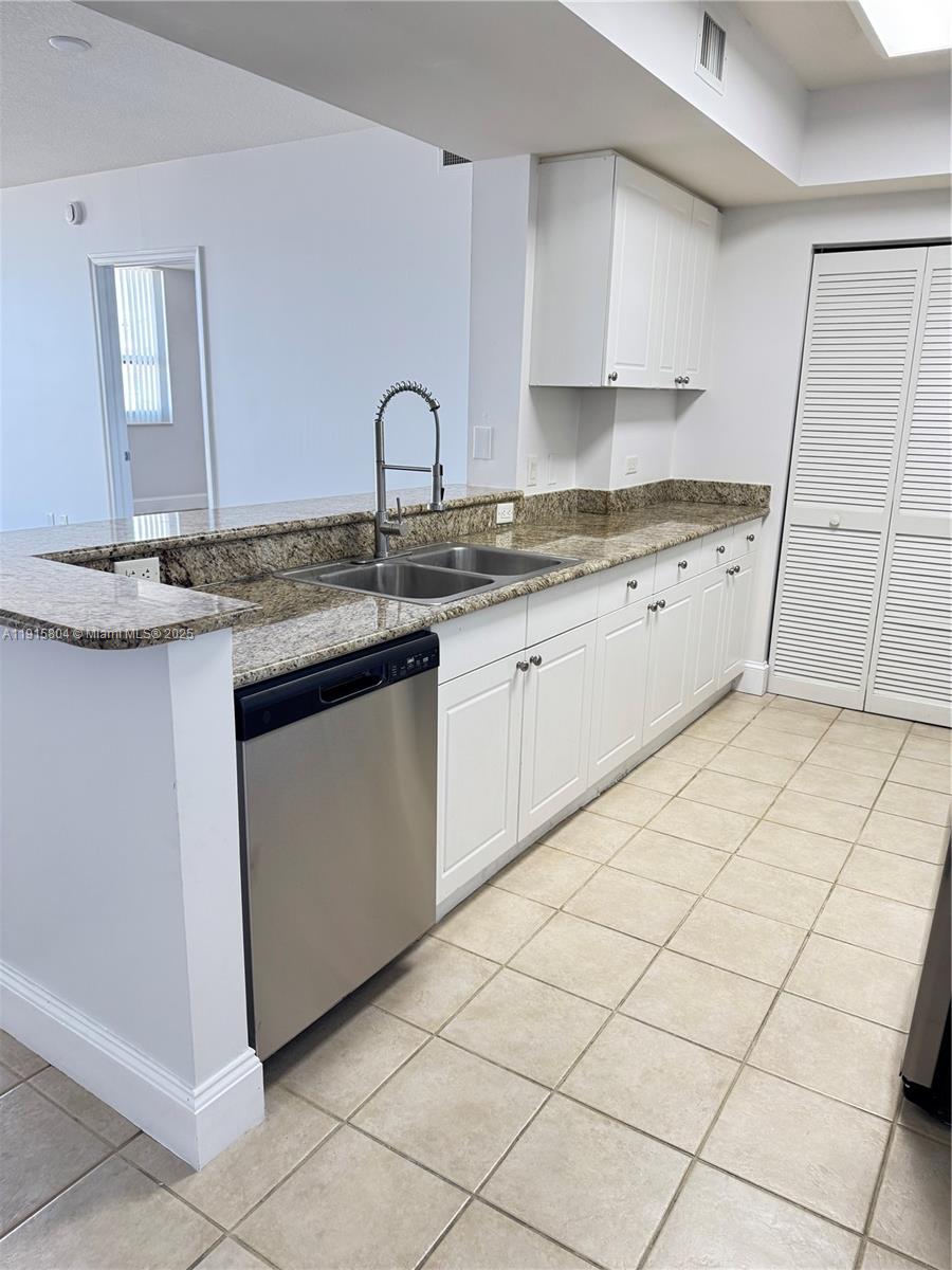 TURNBERRY ON THE GREEN CO - Residential