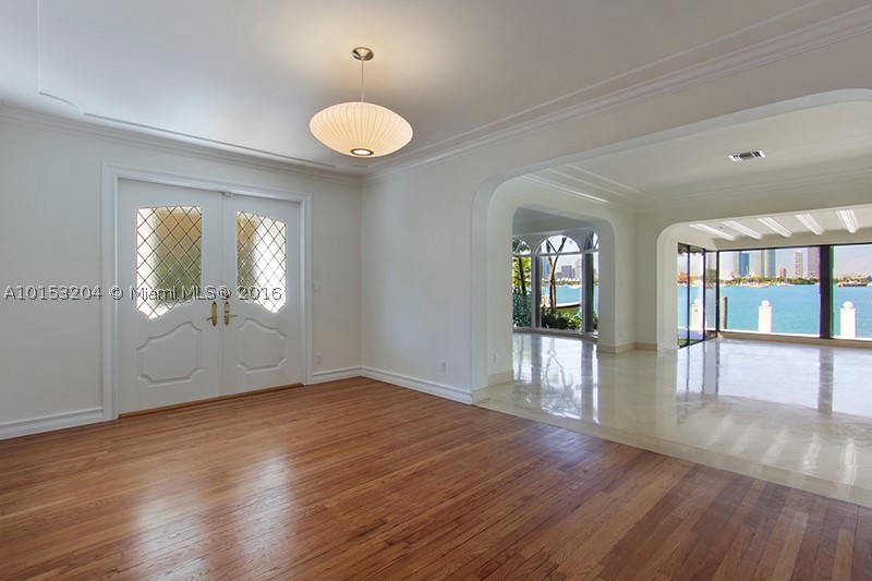 San Marino Island - Residential