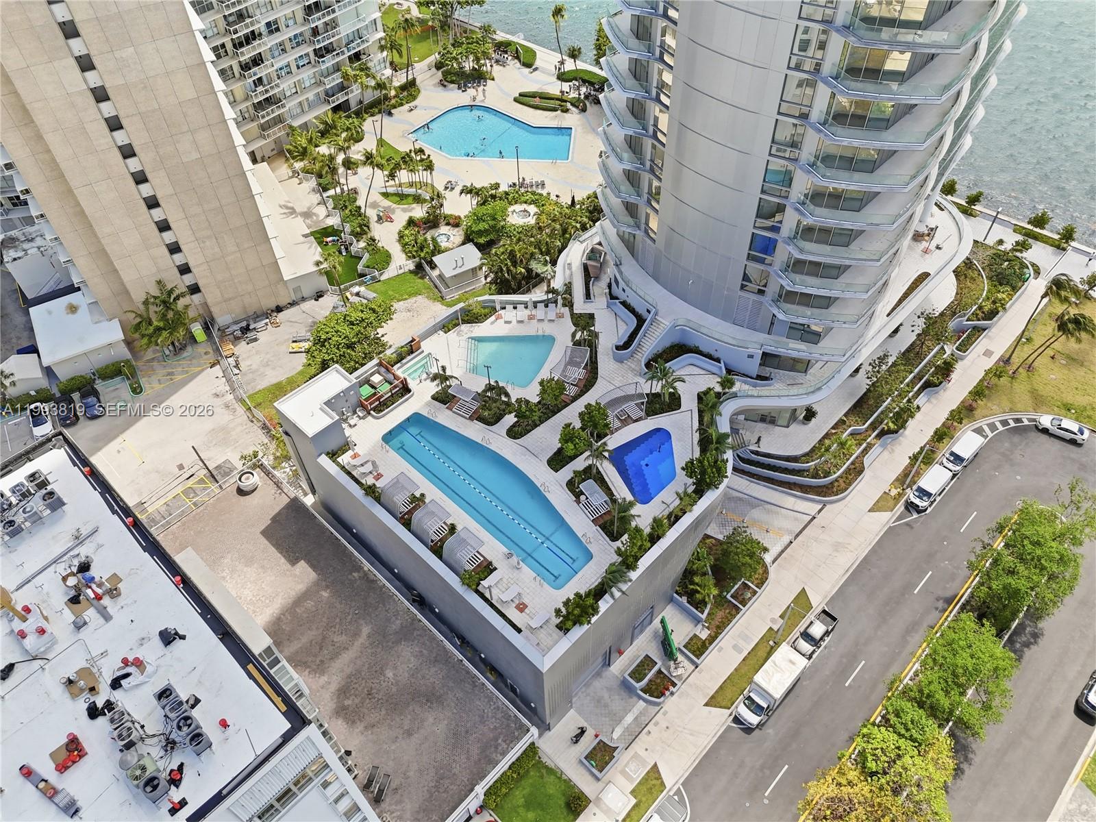 UNA Residences - Residential