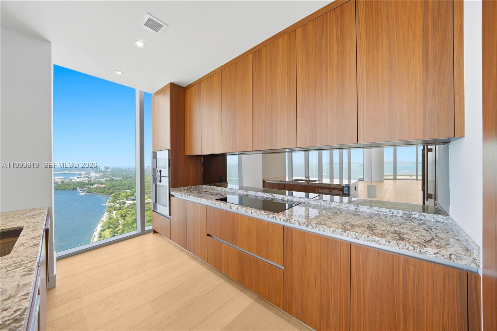 UNA Residences - Residential
