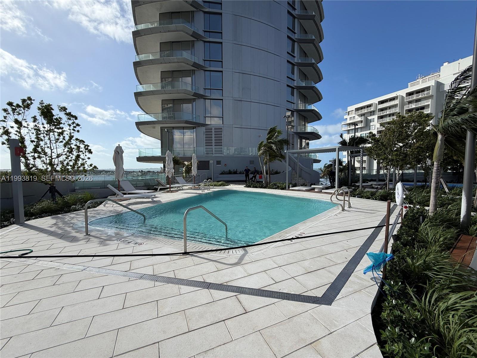 UNA Residences - Residential