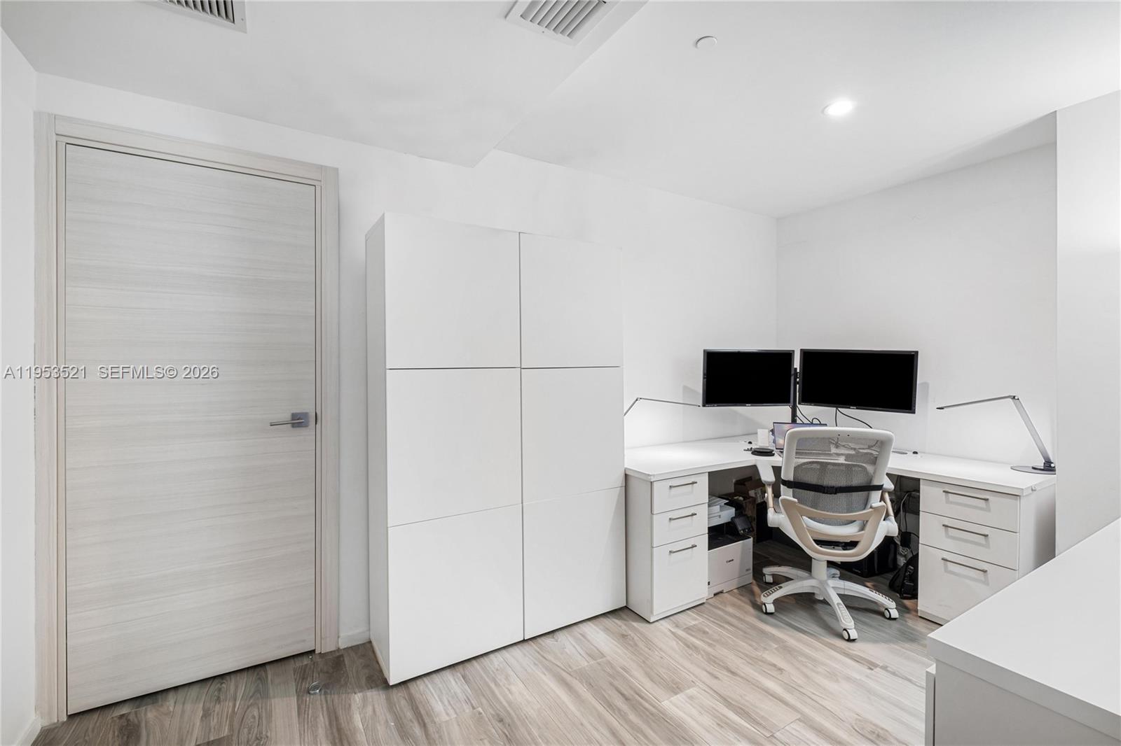 801 SMA RESIDENCES CONDO - Residential Lease