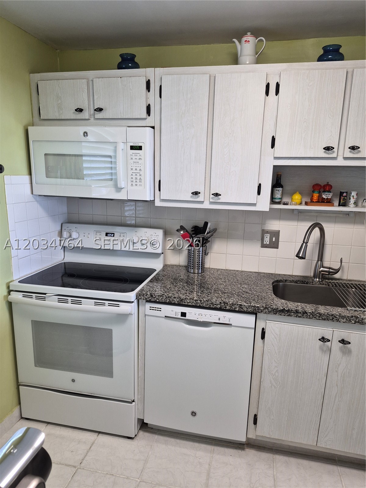 ORIOLE GOLF & TENNIS CLUB - Residential Lease