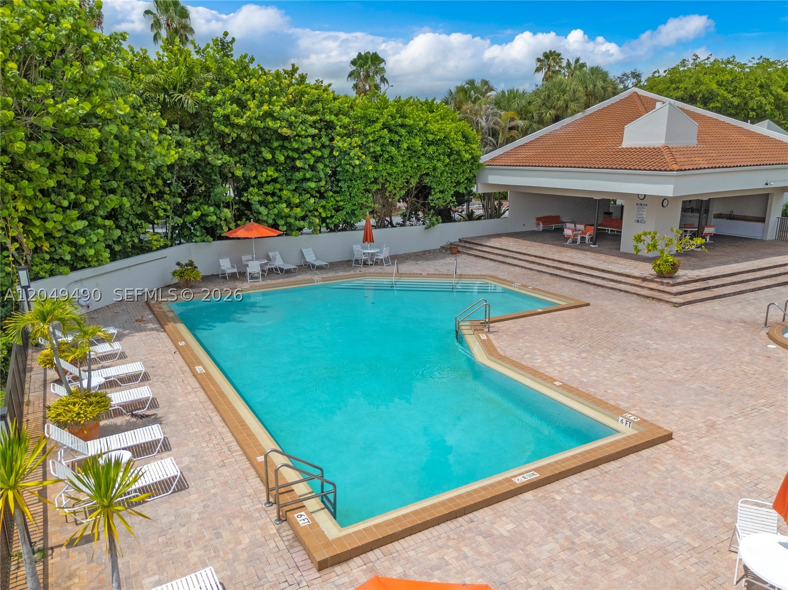 DADELAND WALK - Residential
