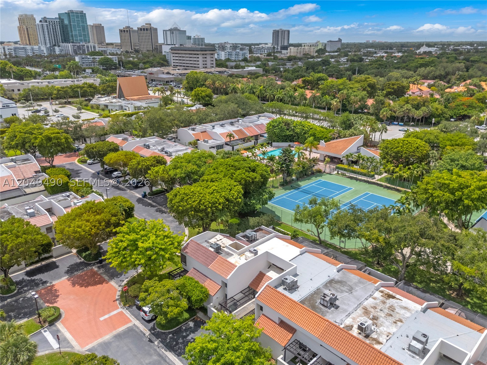 DADELAND WALK - Residential