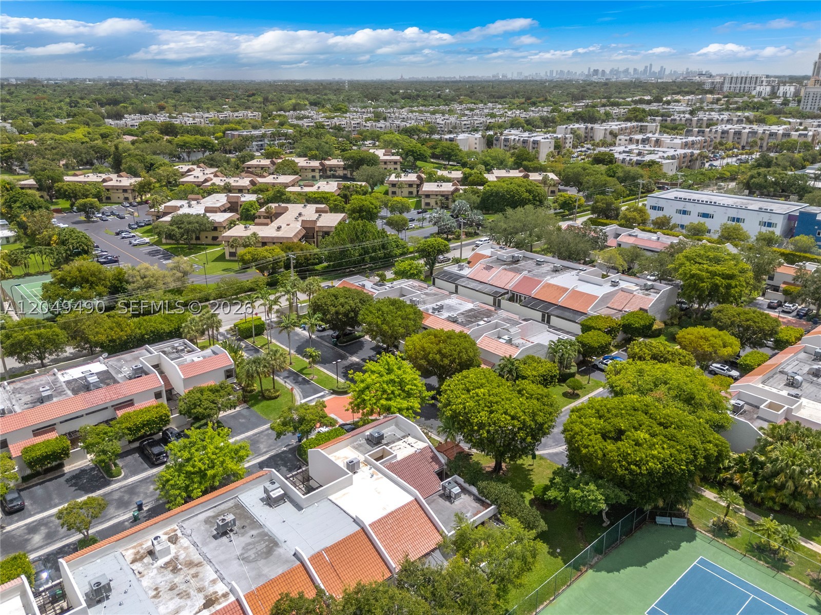 DADELAND WALK - Residential