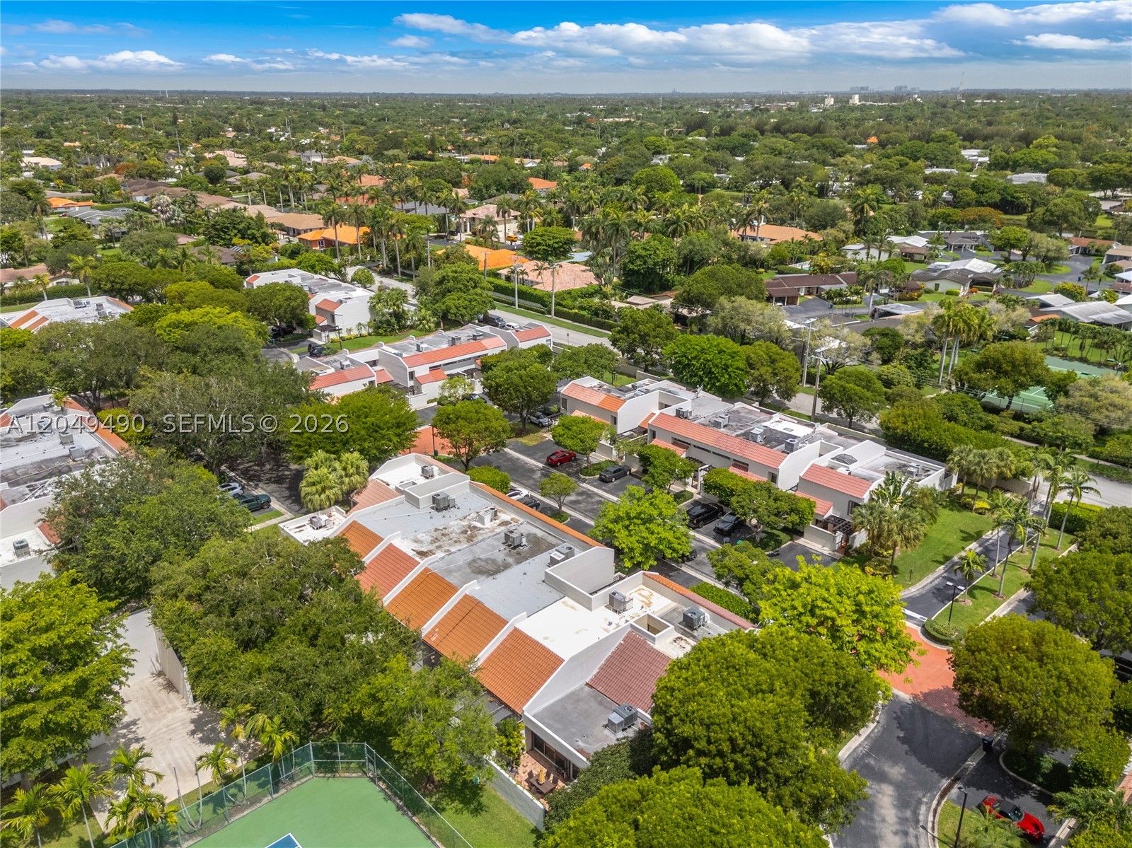 DADELAND WALK - Residential