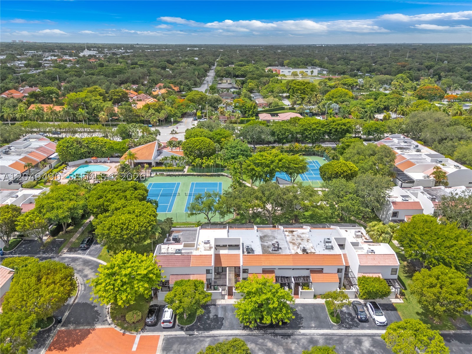 DADELAND WALK - Residential