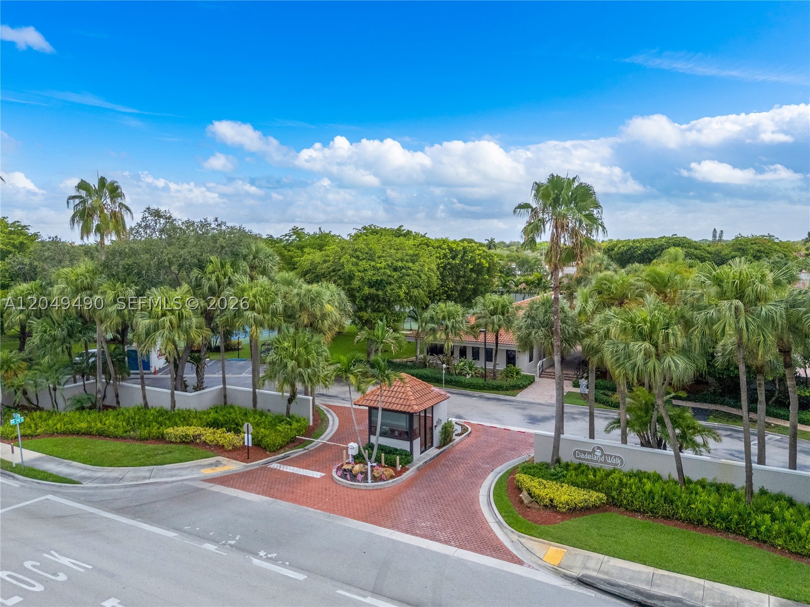 DADELAND WALK - Residential