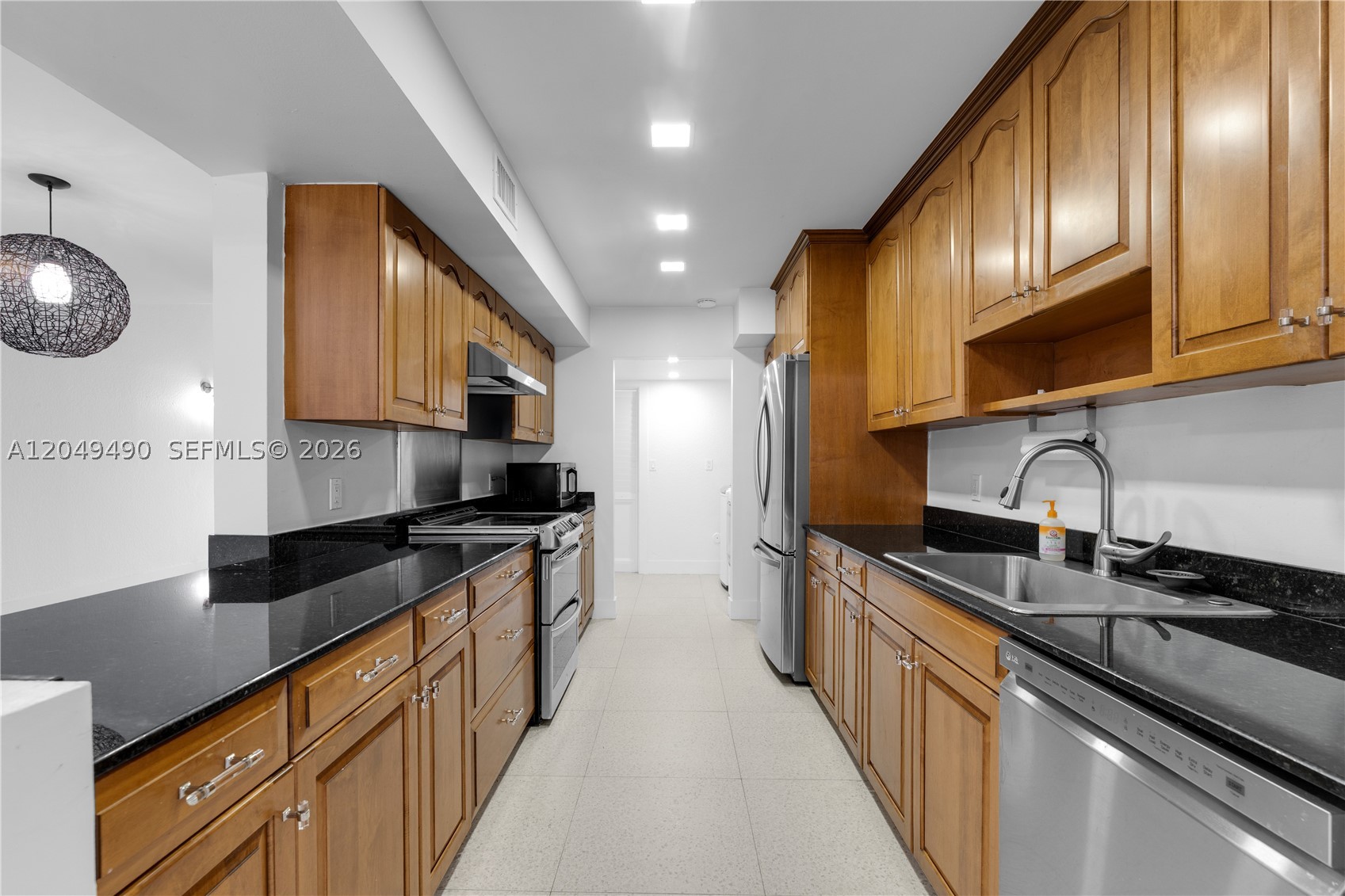 DADELAND WALK - Residential