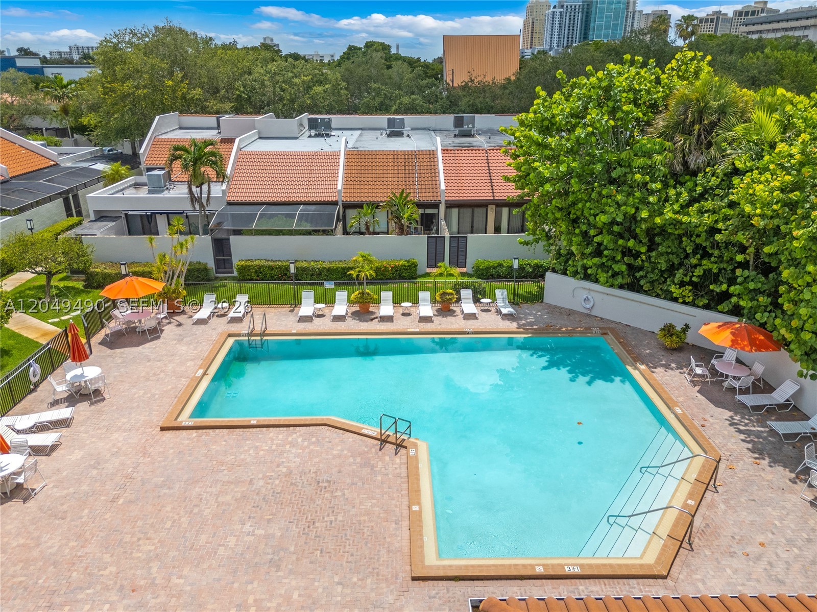DADELAND WALK - Residential