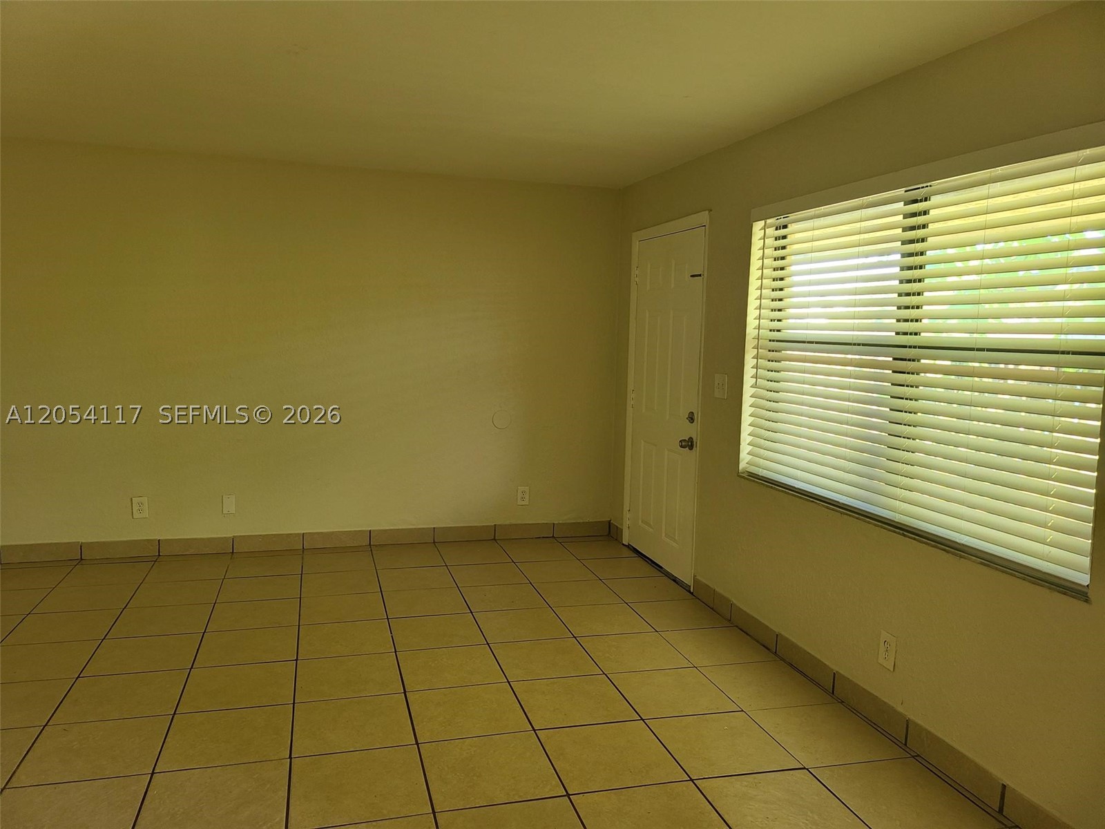 HOLLYWOOD PARK - Residential Lease