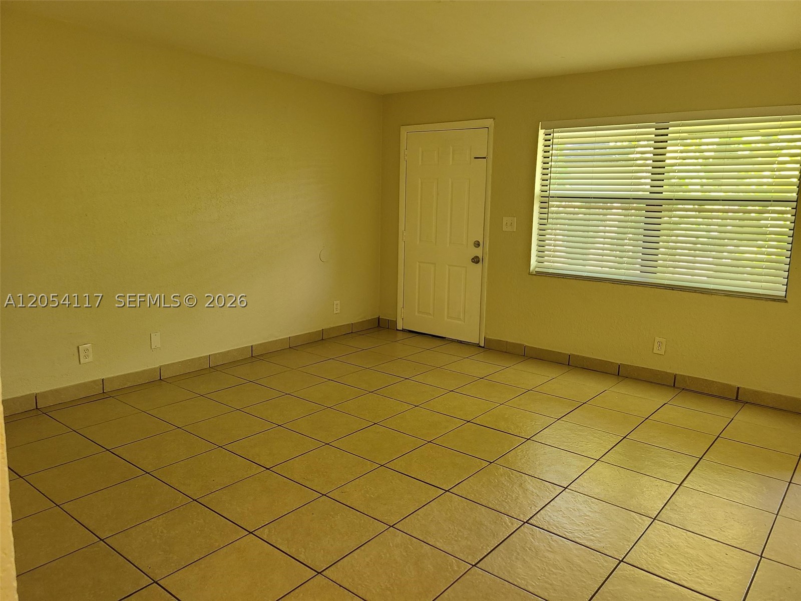 HOLLYWOOD PARK - Residential Lease