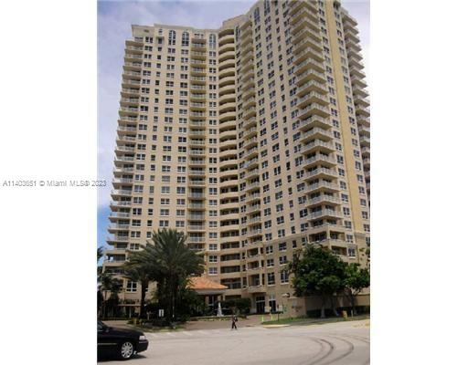 TURNBERRY ON THE GREEN CO - Residential Lease