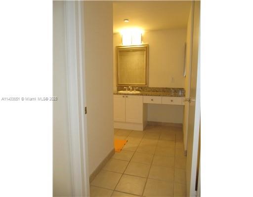 TURNBERRY ON THE GREEN CO - Residential Lease