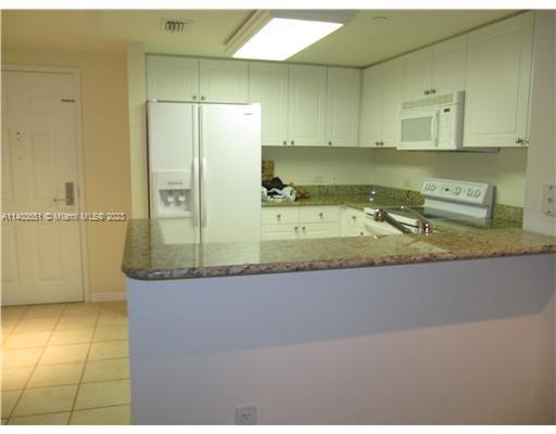 TURNBERRY ON THE GREEN CO - Residential Lease