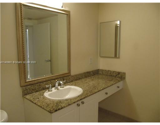 TURNBERRY ON THE GREEN CO - Residential Lease