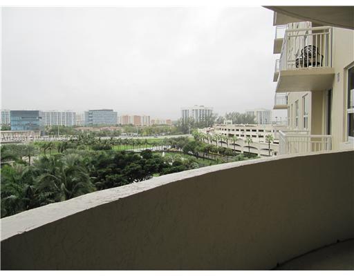 TURNBERRY ON THE GREEN CO - Residential Lease
