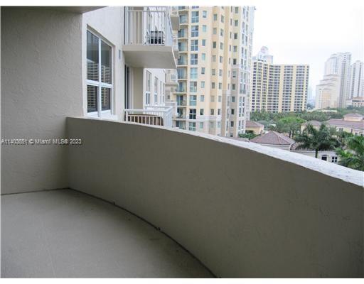 TURNBERRY ON THE GREEN CO - Residential Lease