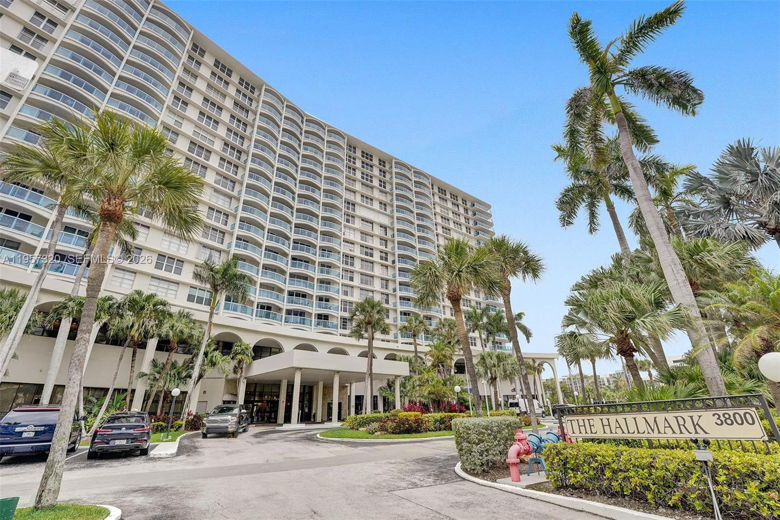 HALLMARK OF HOLLYWOOD CON - Residential