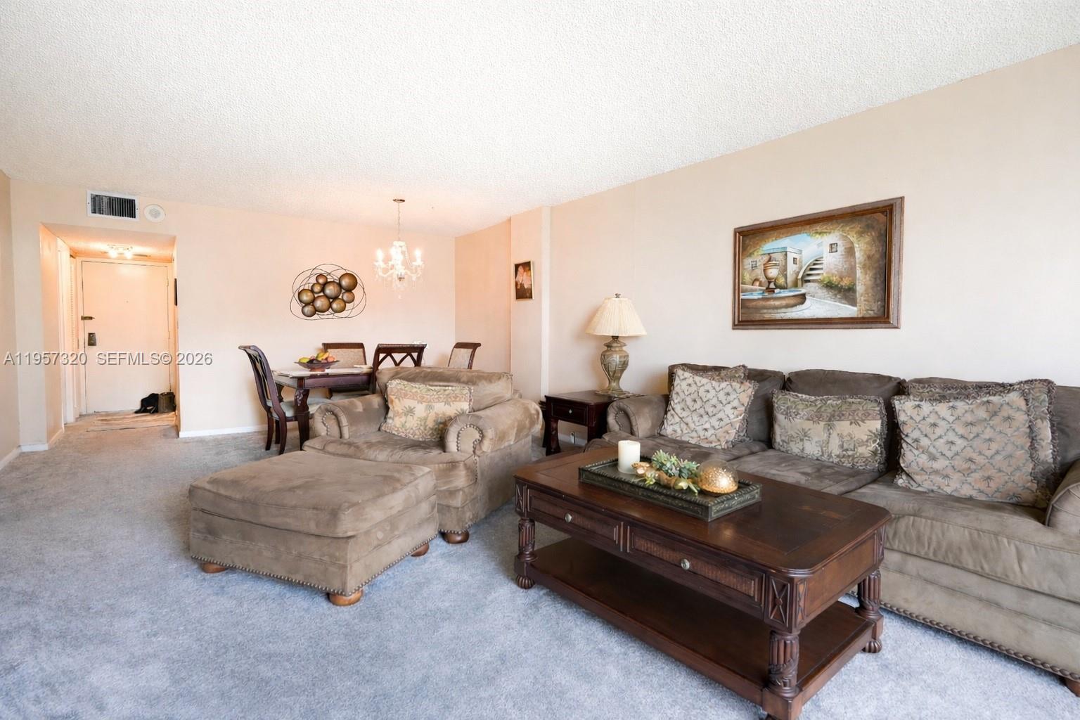 HALLMARK OF HOLLYWOOD CON - Residential