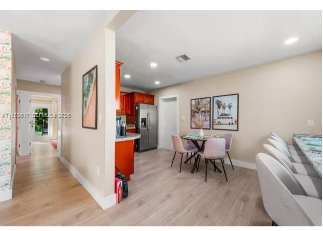 Stunning 3 bedroom plus den, 2 bathroom pool home available for yearly lease. Just couple of miles from the beach, short drive to Las Olas street. Sits on a corner lot  with oversized backyard and pool. Subleasing allowed. No pets.