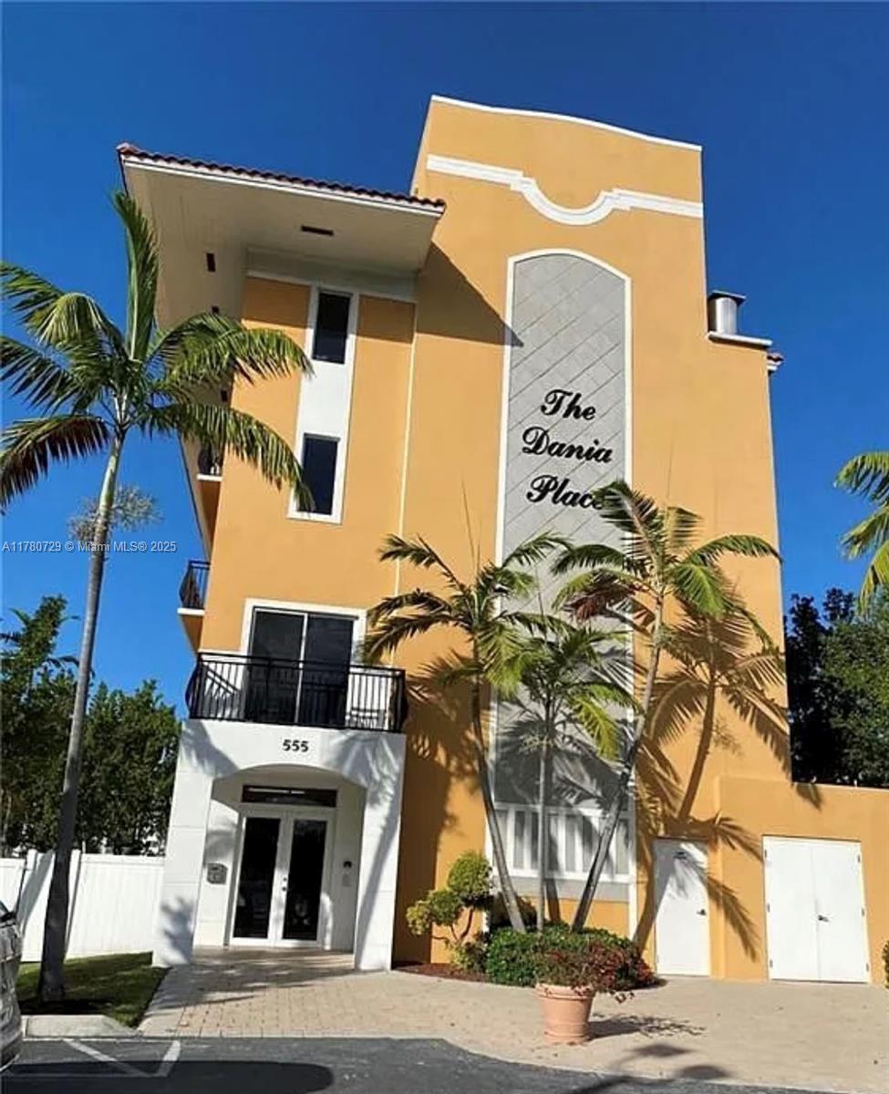 THE DANIA PLACE - Residential