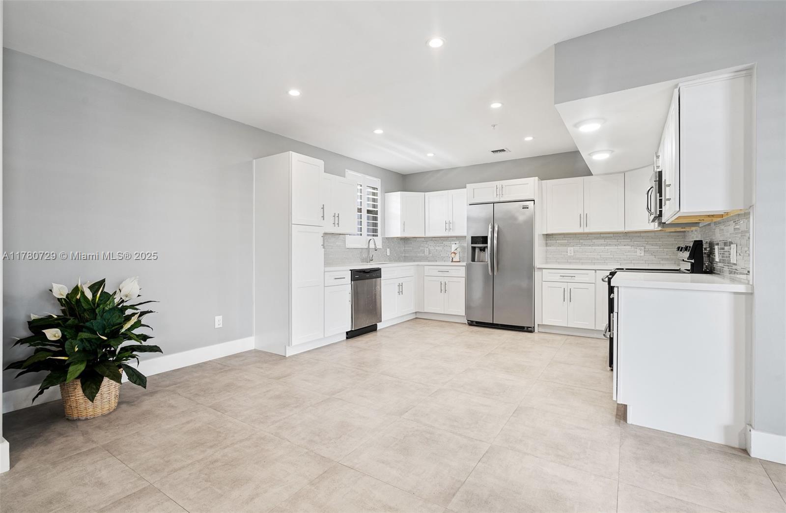 THE DANIA PLACE - Residential