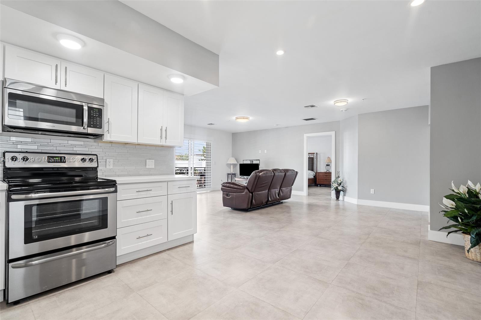 THE DANIA PLACE - Residential