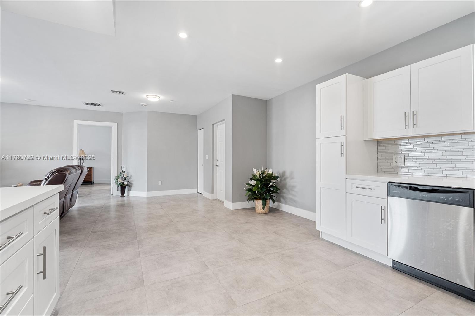 THE DANIA PLACE - Residential