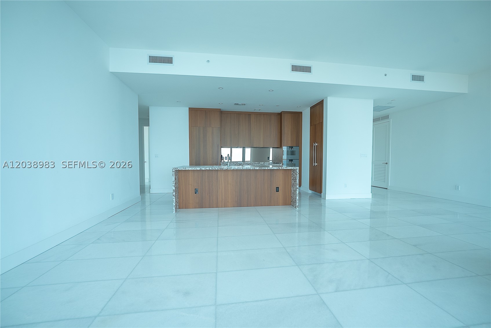 Una Residences - Residential