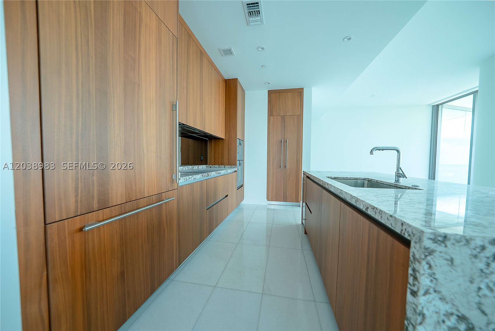 Una Residences - Residential