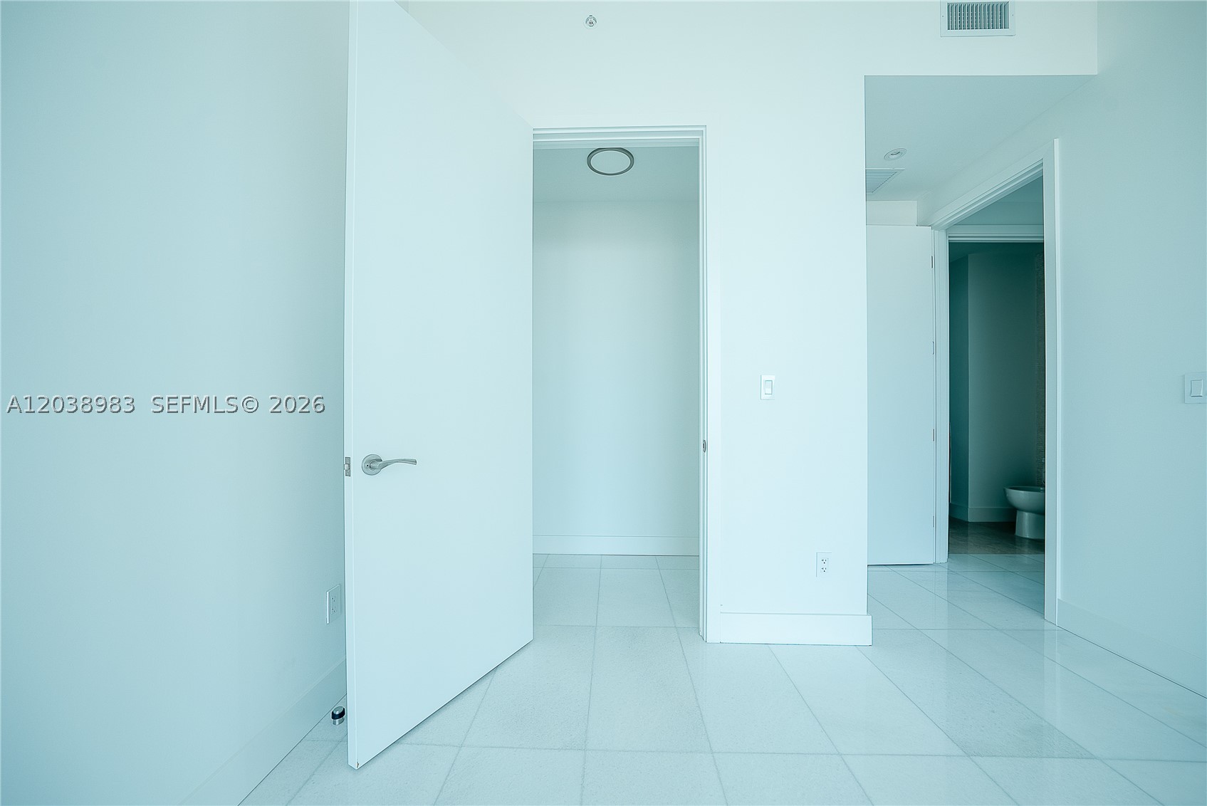 Una Residences - Residential
