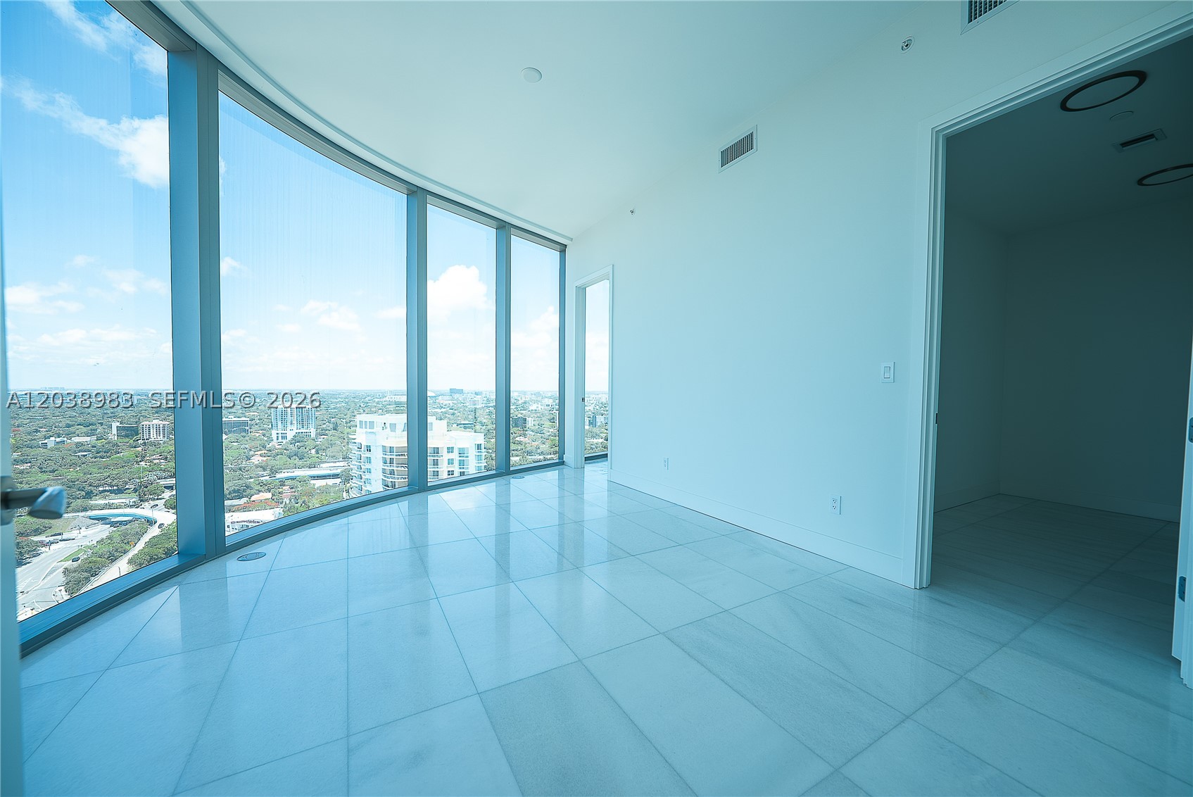 Una Residences - Residential